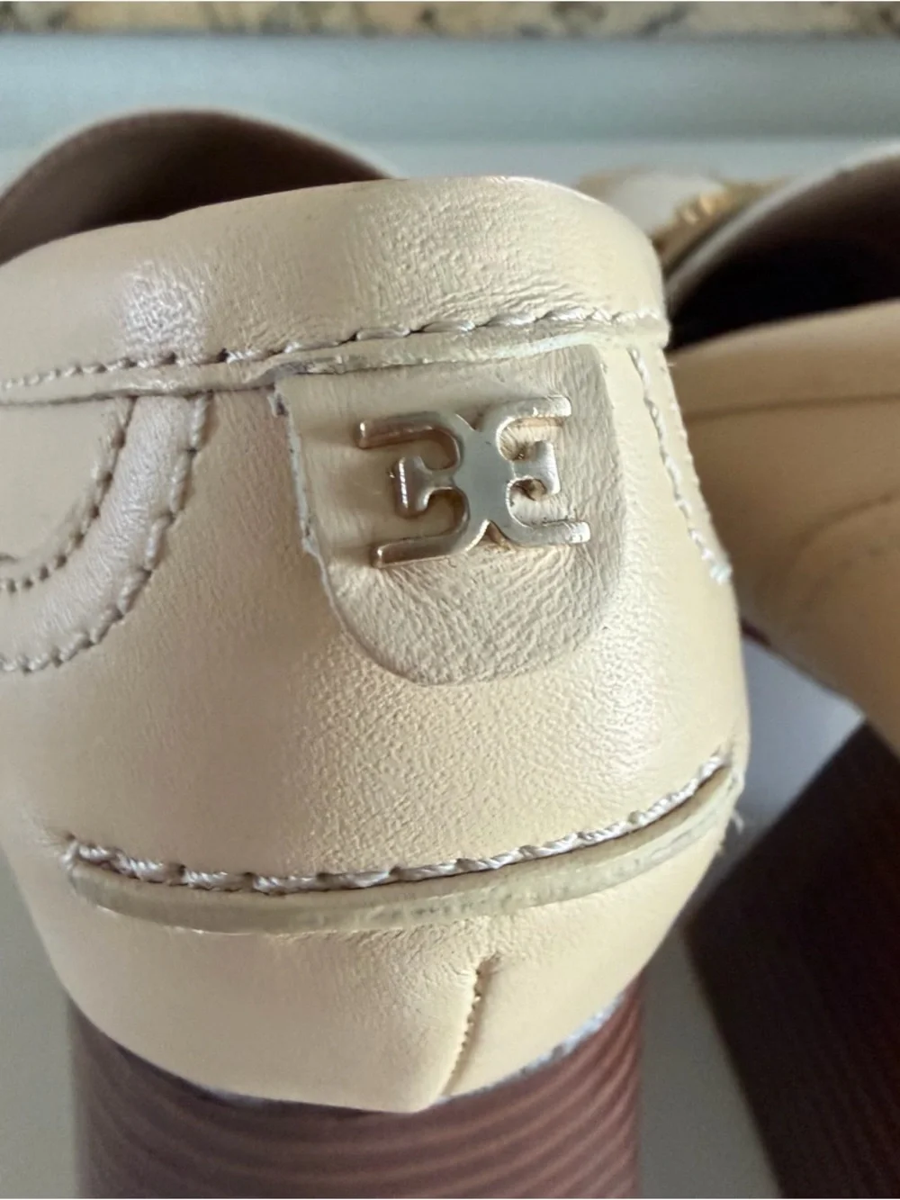 NWOT Sam Edelman Cream and Brown Leather Block Heel Loafers with Gold Chain - Picture 12 of 16
